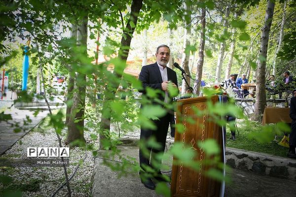 دیدار وزیر آموزش و پرورش با جمعی از معلمان برگزیده کشور