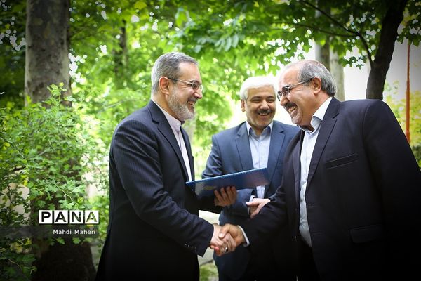 دیدار وزیر آموزش و پرورش با جمعی از معلمان برگزیده کشور