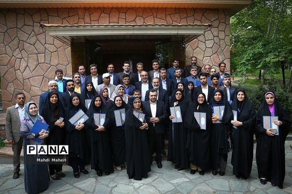 دیدار وزیر آموزش و پرورش با جمعی از معلمان برگزیده کشور
