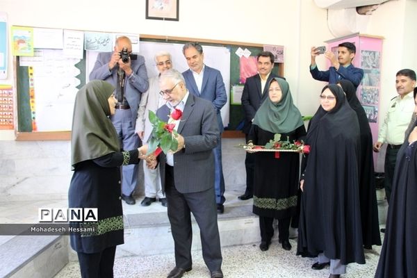 جشن سپاس معلم دردبستان شاهد دختران