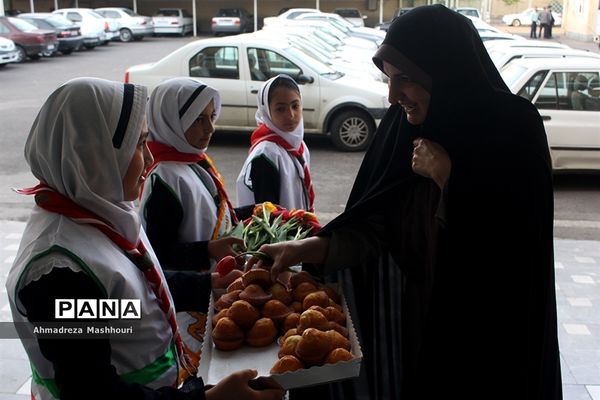 استقبال پیشتازان آذربایجان شرقی از کارکنان ستادی آموزش و پرورش استان به مناسبت هفته معلم