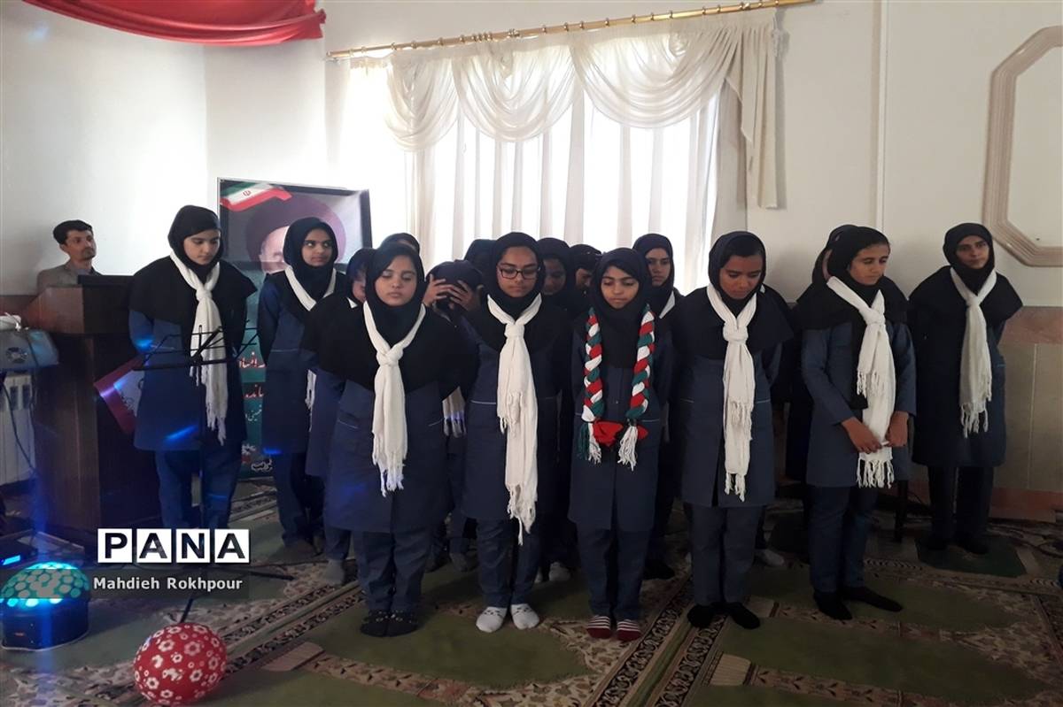 برگزاری جشن روز معلم در دبیرستان فخرالزمان قریب