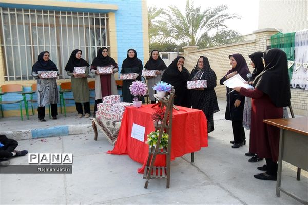 برگزاری مراسم  تجلیل از مقام معلم درمدارس زرین دشت