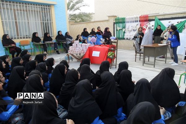 برگزاری مراسم  تجلیل از مقام معلم درمدارس زرین دشت