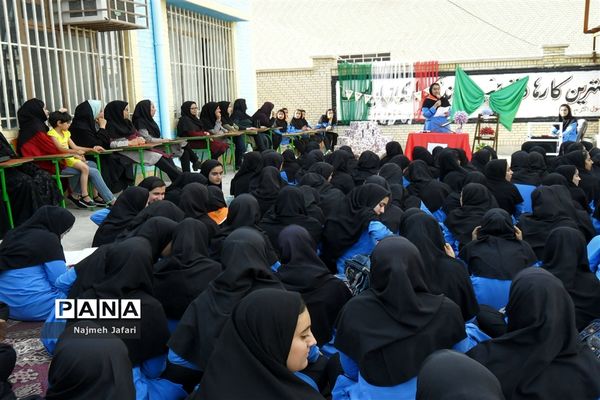 برگزاری مراسم  تجلیل از مقام معلم درمدارس زرین دشت
