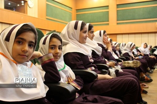 اختتامیه سومین جشنواره سفیران سلامت دانش‌آموزی ناحیه 1 همدان