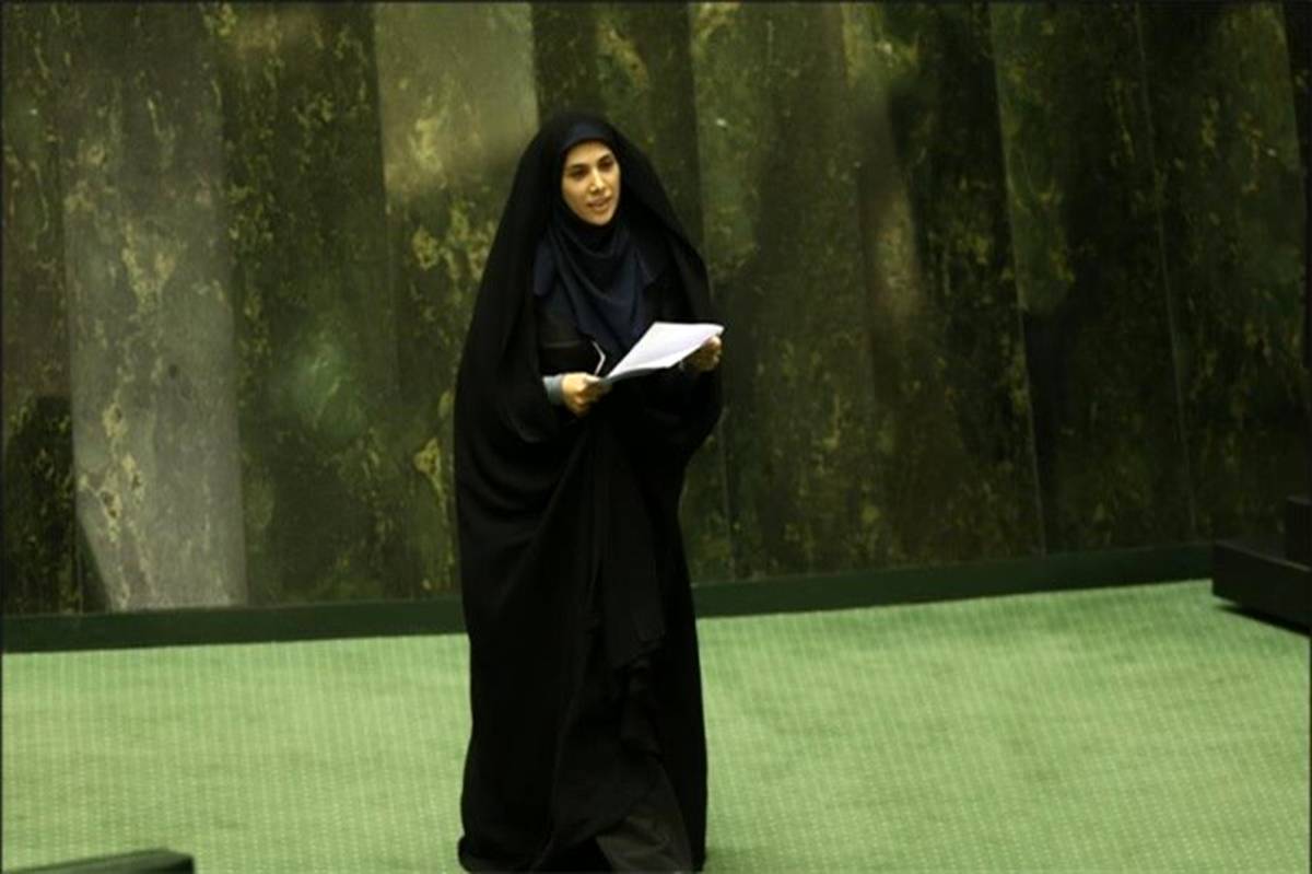 واکنش توئیتری فاطمه حسینی به کودک آزاری در ارومیه