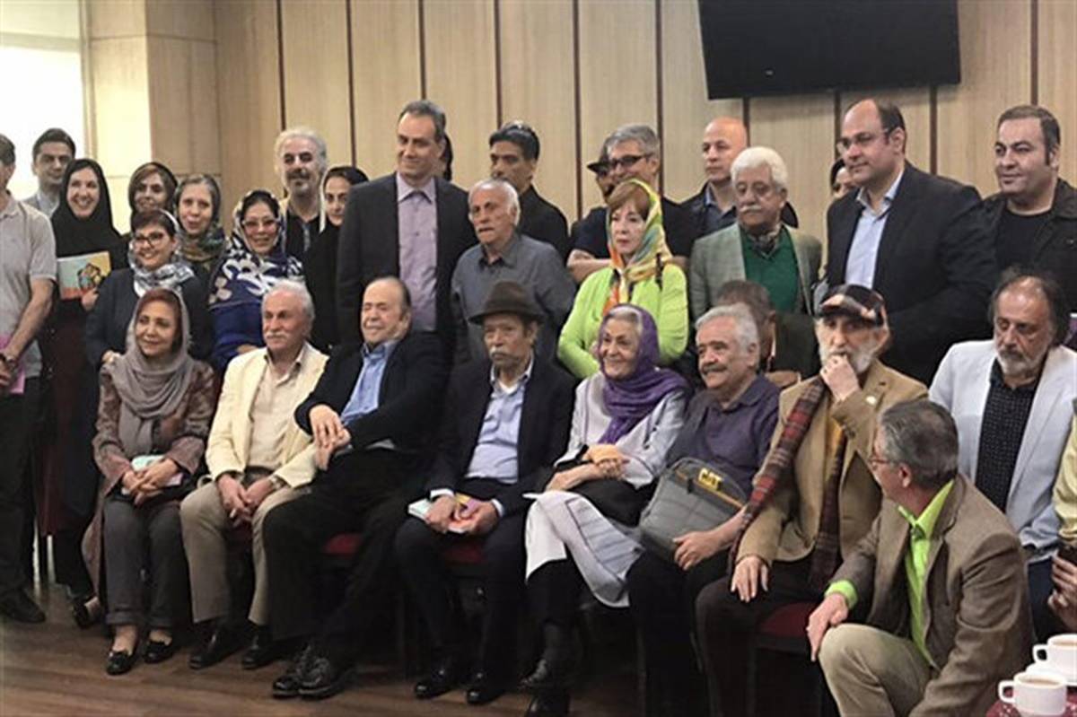 تجلیل از هفت هنرمند پیشکسوت تئاتر ایران در پایان هفته بزرگداشت تئاتر