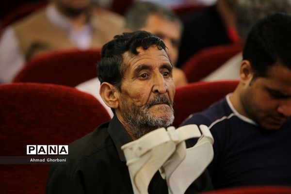 اهدای کمک‌های ستاد اجرایی فرمان امام به مناطق سیل‌زده مازندران
