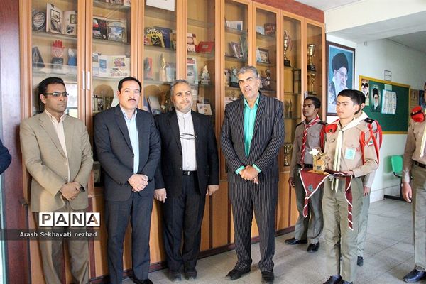 دیدار رئیس سازمان دانش‌آموزی استان خراسان جنوبی به همراه مربیان و پیشتازان سازمان دانش‌آموزی با مدیرکل آموزش و پرورش
