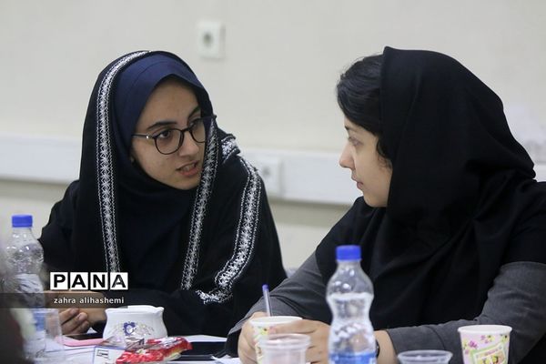 نشست ماهیانه مجلس دانش‌آموزی تهران