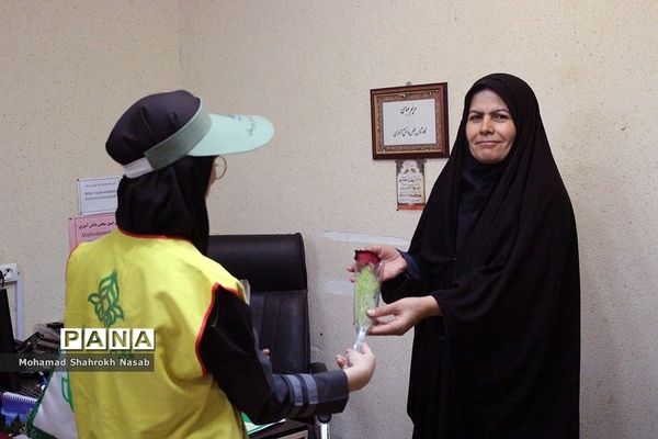 بازدید مربیان و پیشتازان ناحیه 2 اهواز از سازمان دانش‌آموزی خوزستان
