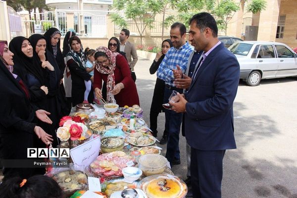 جشنواره سفیران سلامت در دبستان بعثت سمنان