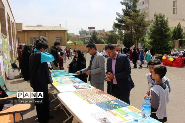 جشنواره سفیران سلامت در دبستان بعثت سمنان
