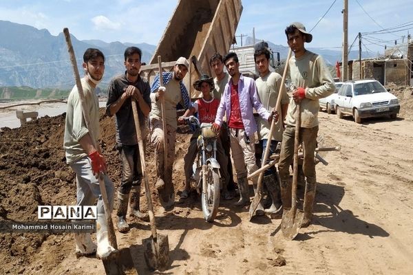 سیل مهربانی امام حسنی ها همراه با دانشجویان فرهنگیان سمنان در لرستان