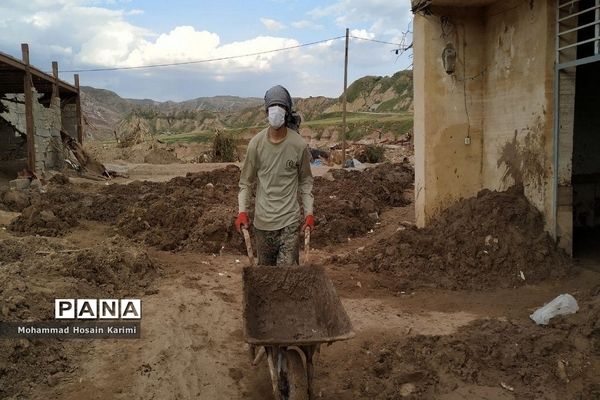 سیل مهربانی امام حسنی ها همراه با دانشجویان فرهنگیان سمنان در لرستان