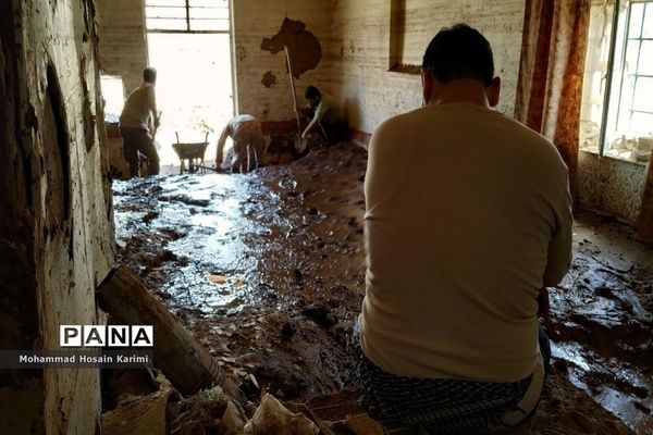 سیل مهربانی امام حسنی ها همراه با دانشجویان فرهنگیان سمنان در لرستان