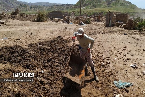 سیل مهربانی امام حسنی ها همراه با دانشجویان فرهنگیان سمنان در لرستان