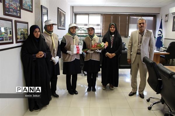 تقدیر دانش‌آموزان پیشتاز ناحیه 3 شیراز از مسئولان و اعضای ستادی سازمان دانش‌آموزی فارس