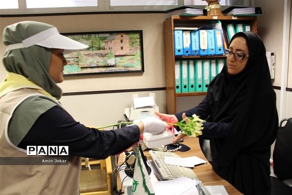 تقدیر دانش‌آموزان پیشتاز ناحیه 3 شیراز از مسئولان و اعضای ستادی سازمان دانش‌آموزی فارس