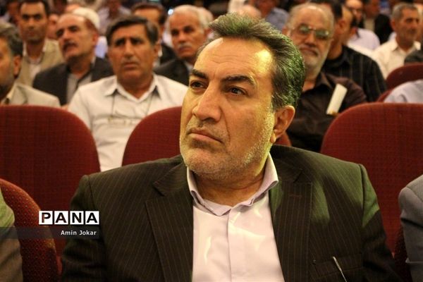 همایش تجلیل از رانندگان برتر  و عوامل اجرایی سرویس مدارس شهر شیراز