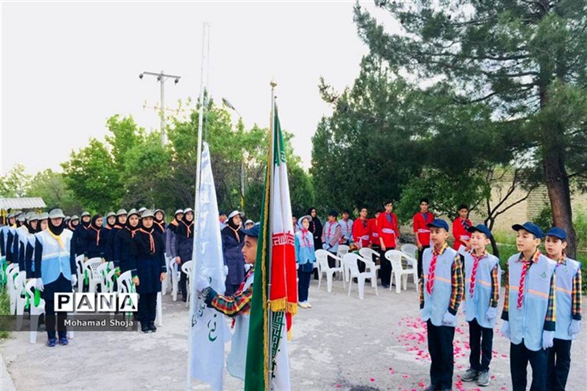 جشن بزرگ بیستمین سالروز تاسیس سازمان دانش آموزی در درگز برگزار شد