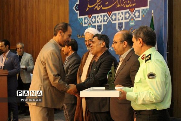 آئین تجلیل از معلمان نمونه استان سمنان-۱