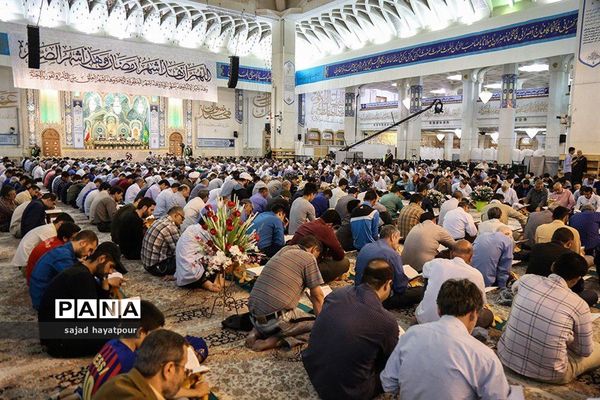 مراسم ترتیل خوانی عمومی قرآن  در حرم حضرت فاطمه معصومه (س)