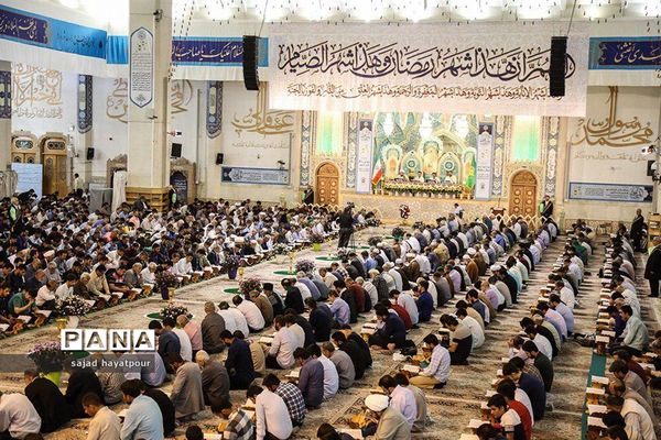مراسم ترتیل خوانی عمومی قرآن  در حرم حضرت فاطمه معصومه (س)