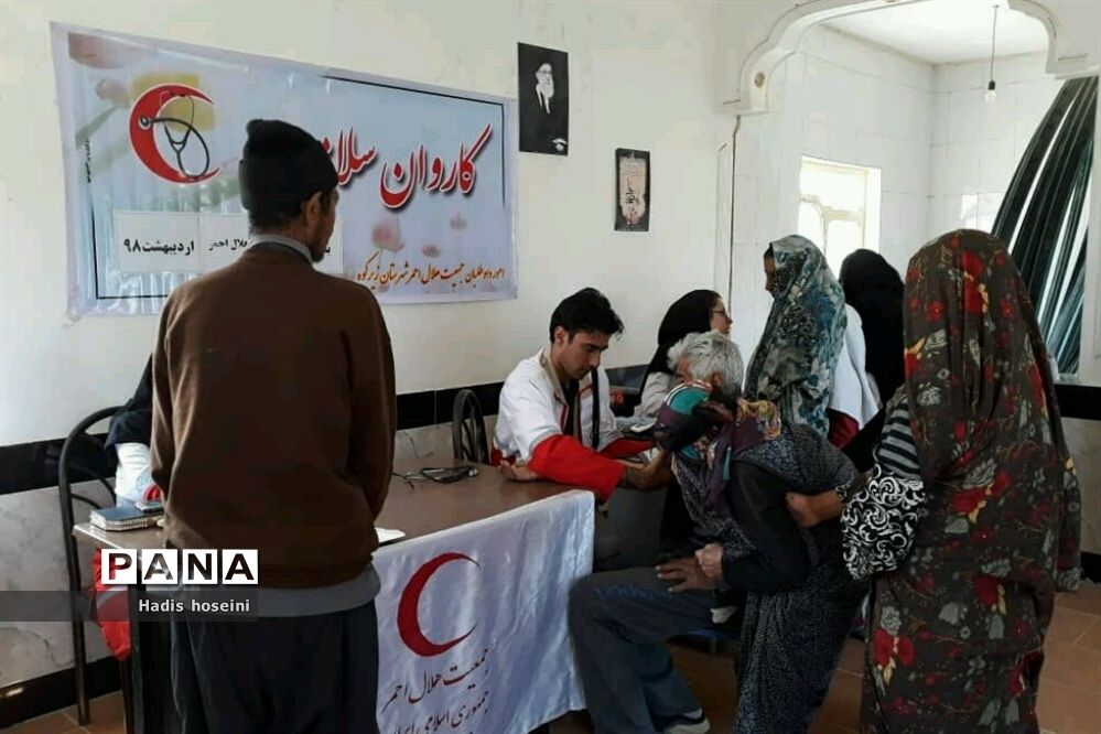 اعزام 3 کاروان سلامت توسط جمعیت جوانان هلال احمر به مناطق آسیب دیده از سیلاب استان