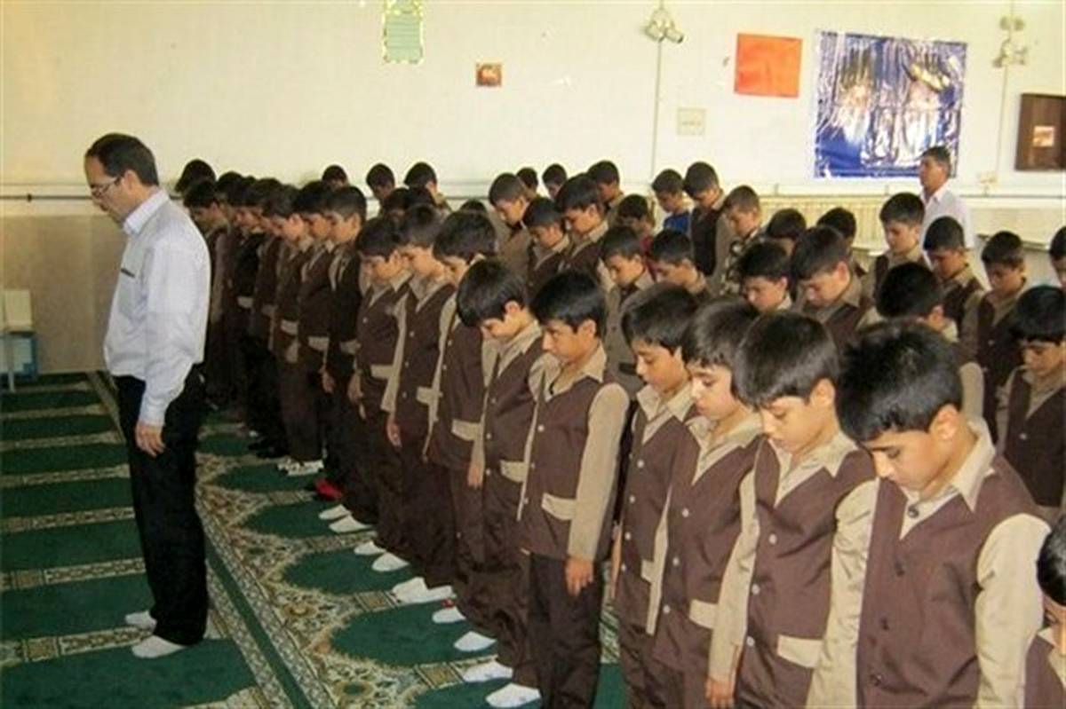نماز جماعت در 700 مدرسه سمنان اقامه می شود