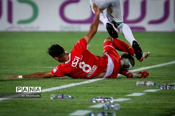 دیدار تیم‌های پرسپولیس و ماشین سازی تبریز