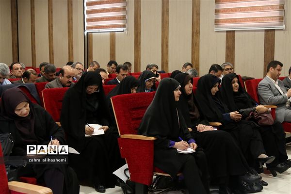 پنجمین دوره نشست ترویج گفتمان تحول آفرین با موضوع اهداف دوره تحصیلی در منطقه11