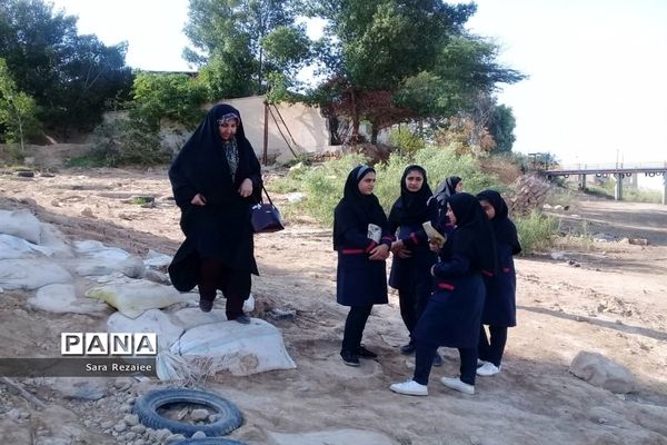 ارسال و توزیع کمک‌های کارشناس مسئول اموربانوان آموزش و پرورش خوزستان