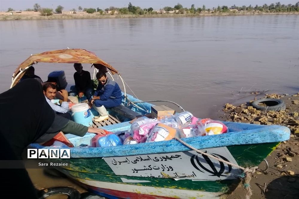 ارسال و توزیع کمک‌های کارشناس مسئول اموربانوان آموزش و پرورش خوزستان