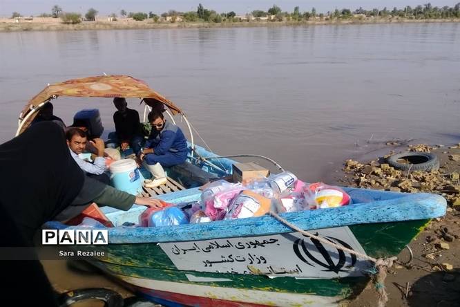 ارسال و توزیع کمکهای کارشناس مسئول اموربانوان آموزش و پرورش خوزستان