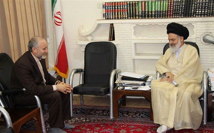 دیدار فرماندار قم با آیت الله حسینی بوشهری، دبیر  شورای عالی حوزه‌های علمیه