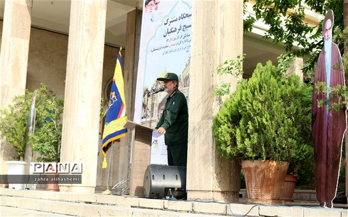 سردار محمود حسینی: پشت دست خالی مان در جنگ، یک نیروی لایزال الهی جاری بود