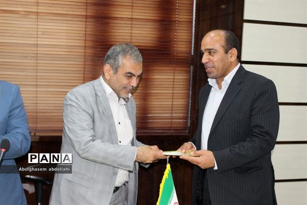 تقدیر از روسای سازمان دانش‌آموزی شهرستان‌ها و مناطق استان بوشهر