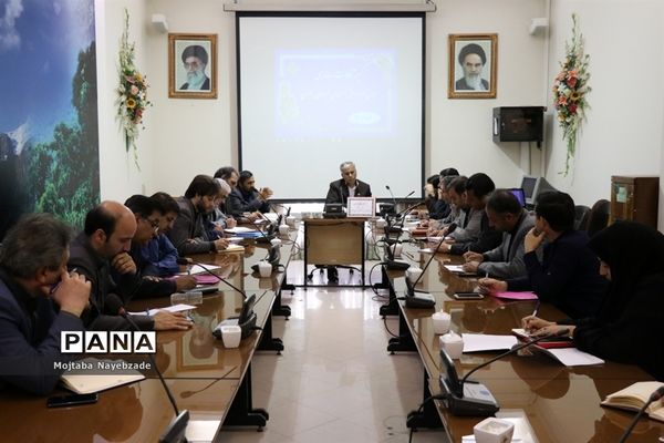 کمیته نظارت ساماندهی لباس فرم  دانش‌آموزان خراسان رضوی
