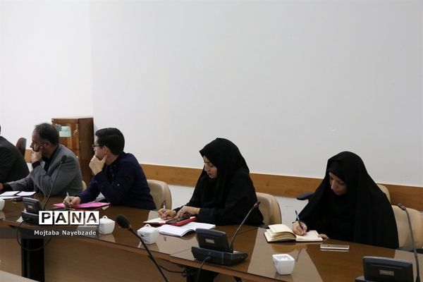 کمیته نظارت ساماندهی لباس فرم  دانش‌آموزان خراسان رضوی