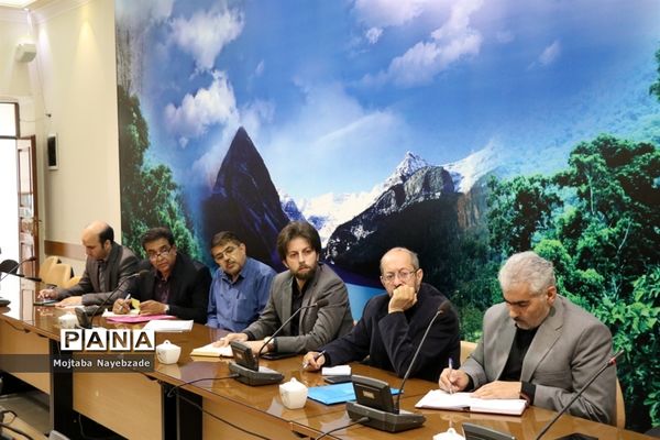 کمیته نظارت ساماندهی لباس فرم  دانش‌آموزان خراسان رضوی