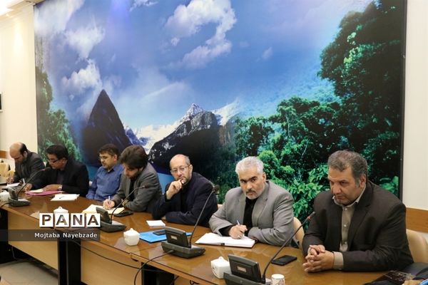کمیته نظارت ساماندهی لباس فرم  دانش‌آموزان خراسان رضوی