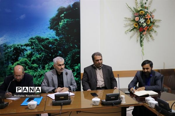 کمیته نظارت ساماندهی لباس فرم  دانش‌آموزان خراسان رضوی