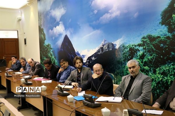 کمیته نظارت ساماندهی لباس فرم  دانش‌آموزان خراسان رضوی