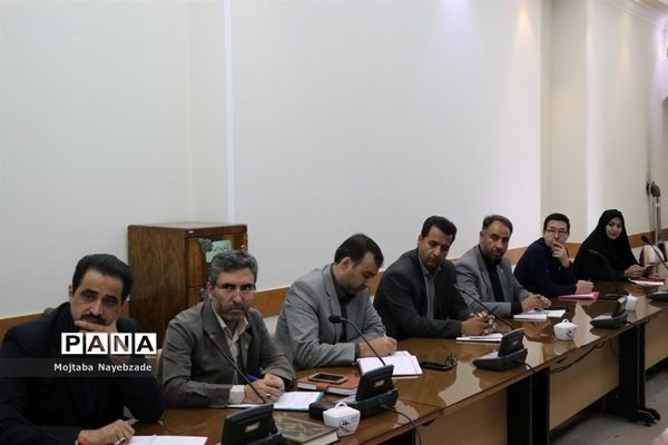 کمیته نظارت ساماندهی لباس فرم  دانش‌آموزان خراسان رضوی