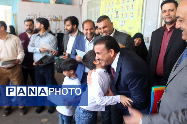 بازدید وزیر آموزش و پرورش عراق از یک مدرسه در قم