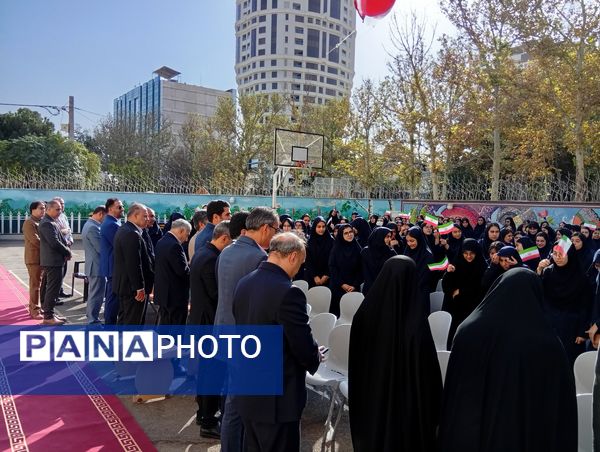 مراسم باشکوه زنگ ایثار و مقاومت در دبیرستان مصلی نژاد حضرت ام البنین