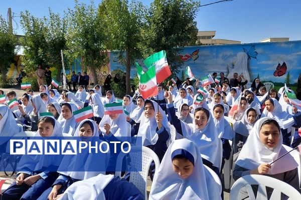 نواختن زنگ مهر در مدارس شهرستان خرم‌دره 