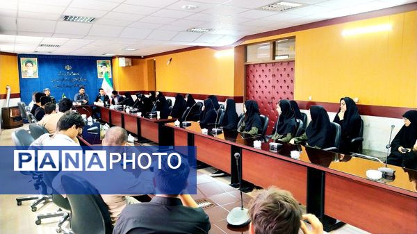 نشست تشکل های دانش‌آموزی با مدیر آموزش و پرورش کاشمر